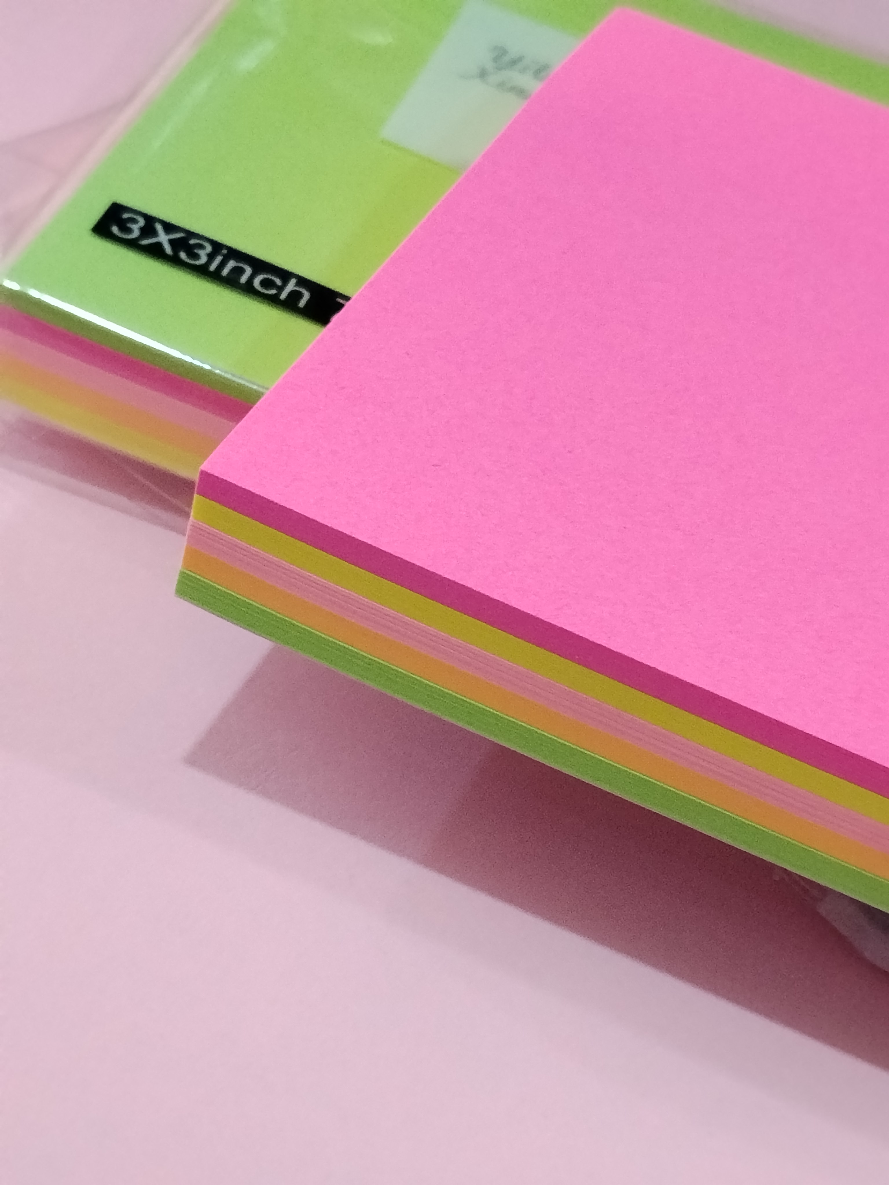 3 PACK OF Stickynotes pads.